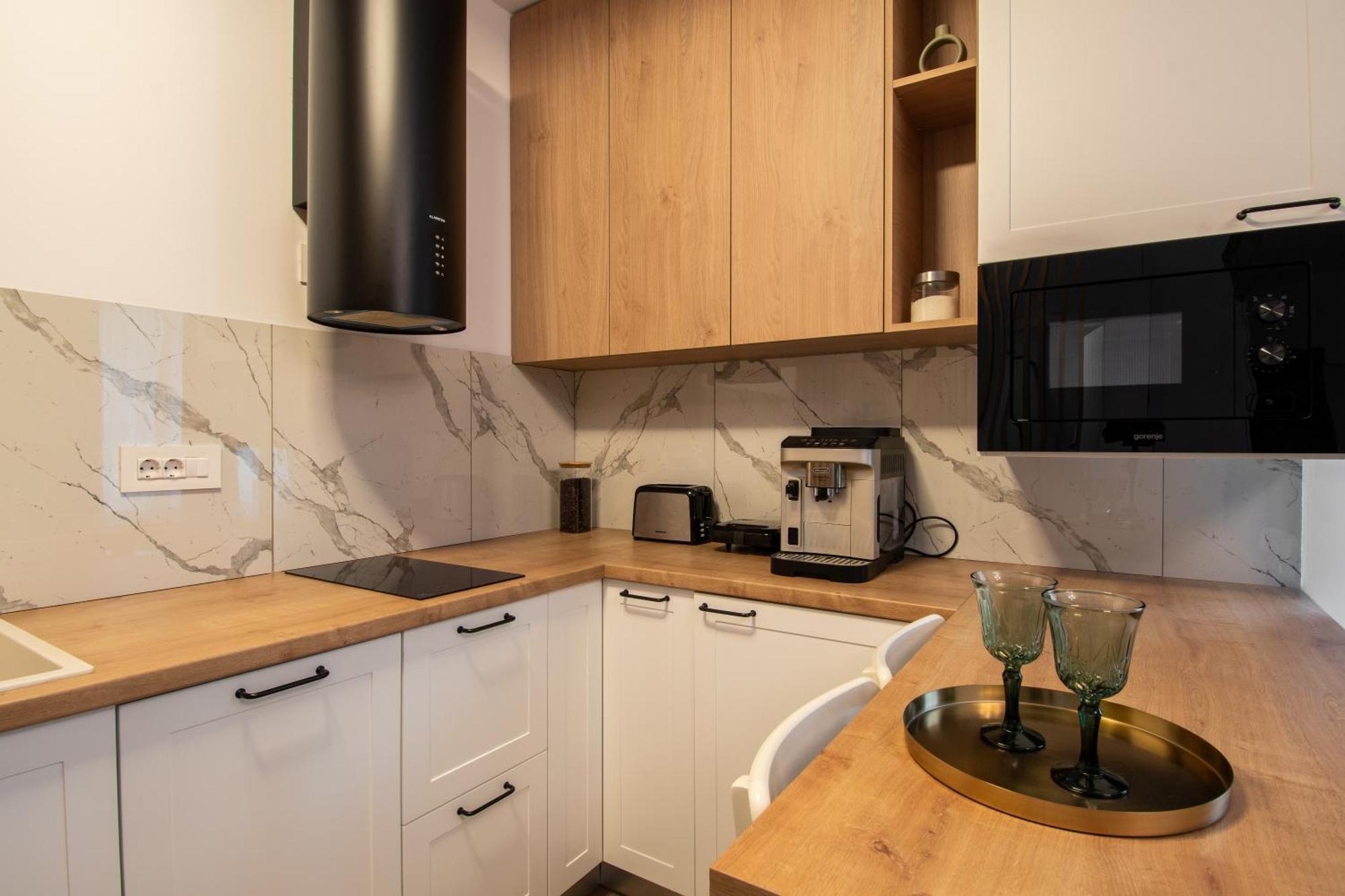 Apartament Jacuzzi Urban Heaven
